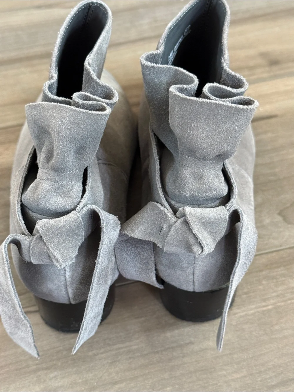 AEROSOLES Gray Suede Ankle Booties Women’s Size 7.5